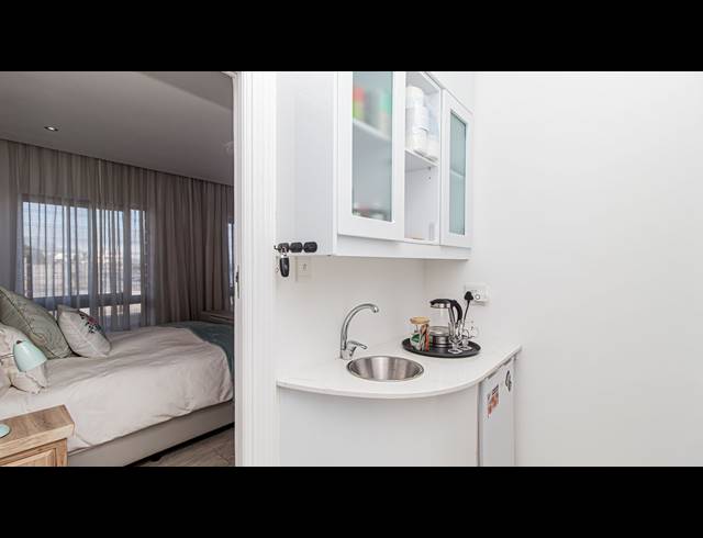 4 BEDROOM HOUSE FOR SALE IN BEACHFRONT